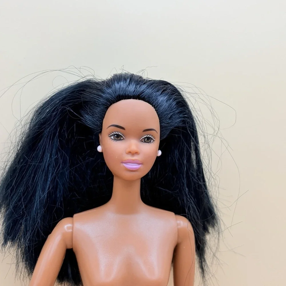 BARBIE CHRISTIE DOLL Articulated Body Arms Move Nude Doll With‎ Pink Earrings